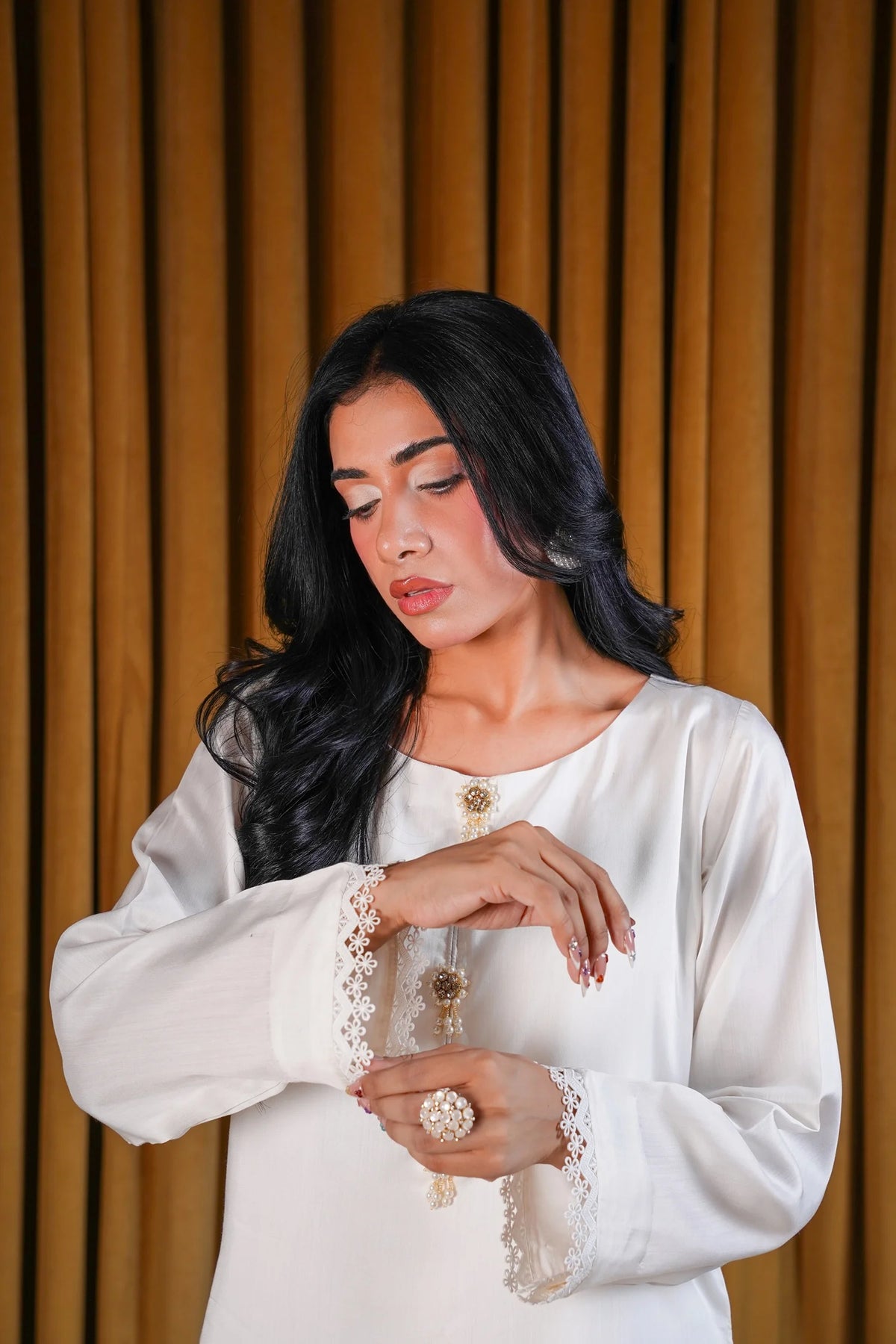Noor Viscose 2-Piece Farshi Shalwar Suit