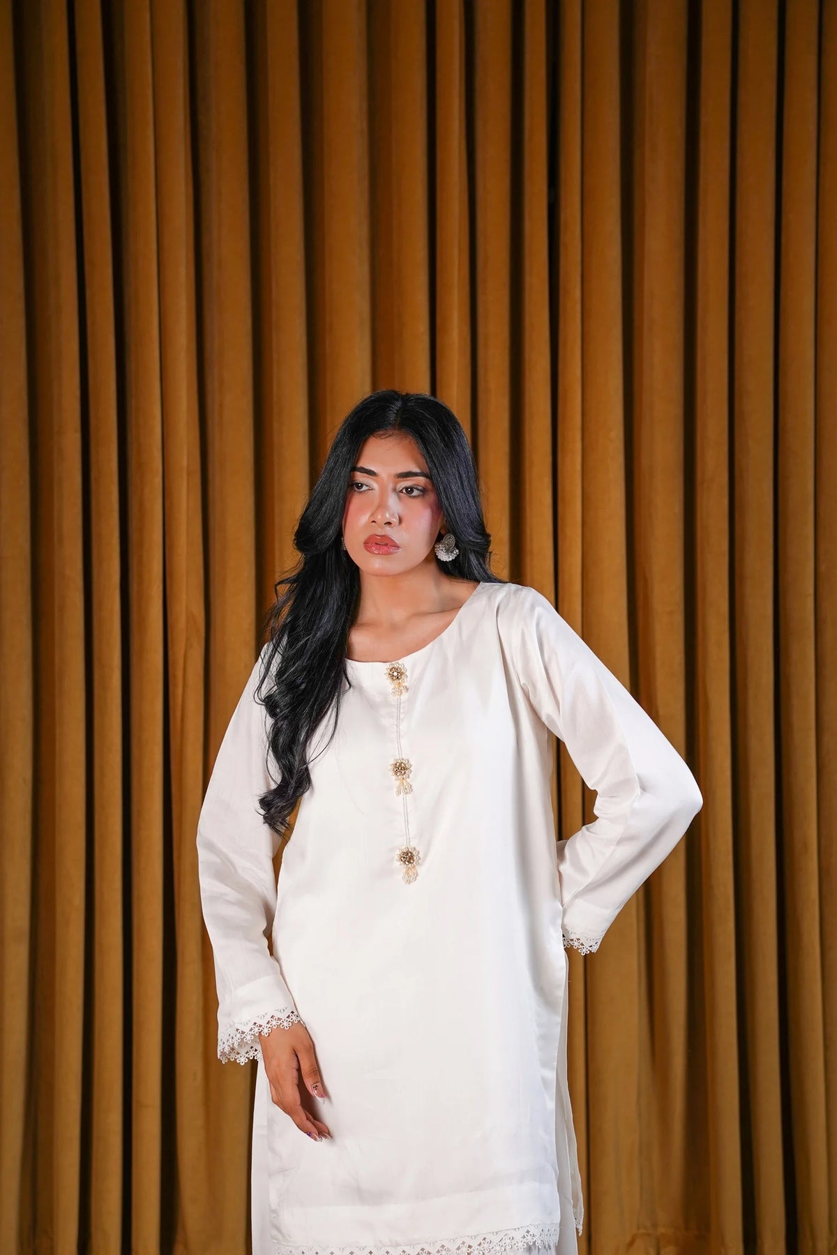Noor Viscose 2-Piece Farshi Shalwar Suit